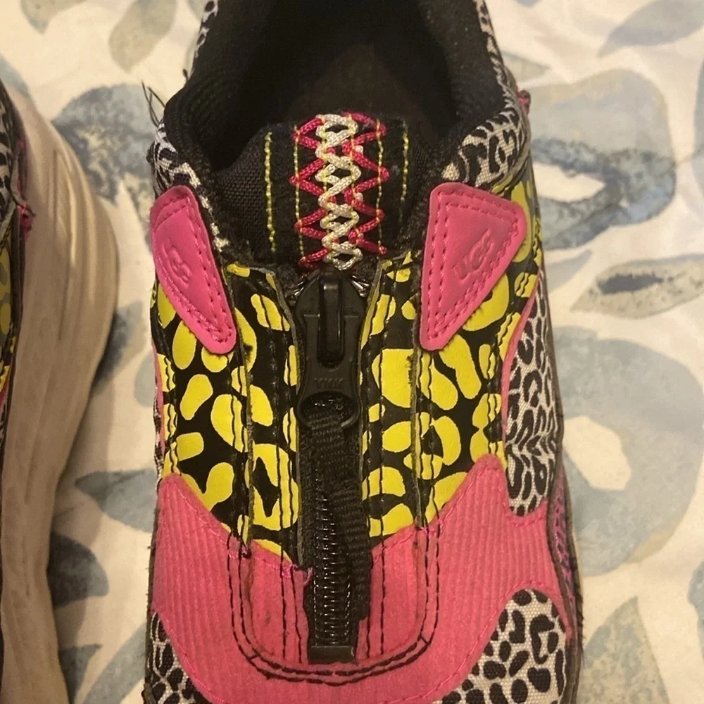 Ugg Women's Zip Safari Platform Sneakers 1114258 Sz 6